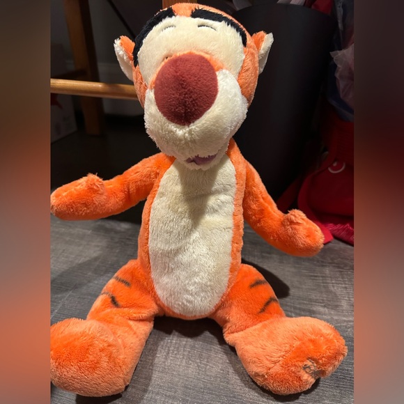 Disney Tigger Winnie the Pooh Soft Plush Sitting 13" Stuffed Animal - Picture 1 of 6
